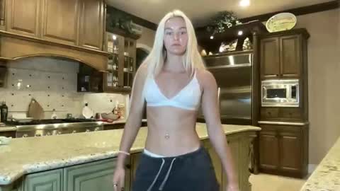 Chloe Babe online show from 04-18-26, 06:17