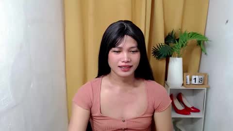 Snapshot of chloiedelight14 chatting on 05-19-26, 02:18 chloiedelight14 online show from 05-19-26, 02:18