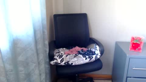 Snapshot of choccoa chatting on 05-25-26, 05:57 Daisy online show from 05-25-26, 05:57