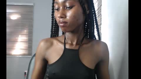 Snapshot of choco_petitqueen chatting on 11-18-25, 07:57 choco_petitqueen online show from 11-18-25, 07:57