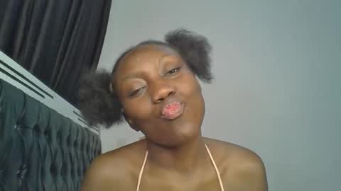 chocobear22 online show from 11-18-25, 11:15