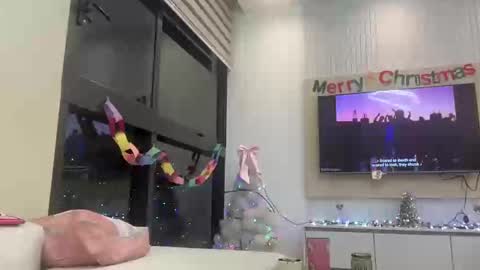 Snapshot of chocolatecakequeen chatting on 12-23-24, 11:49 ChocolateCakeQueen online show from 12-23-24, 11:49