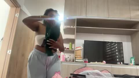 Snapshot of chocolatecakequeen chatting on 11-13-25, 08:08 ChocolateCakeQueen online show from 11-13-25, 08:08