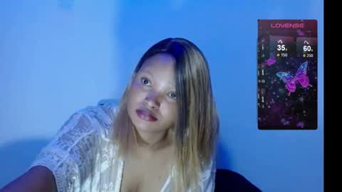 Snapshot of chocolatemilkebony chatting on 02-15-25, 10:21 chocolatemilkebony online show from 02-15-25, 10:21