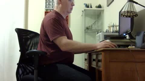 chris2002b online show from 03-07-25, 04:24