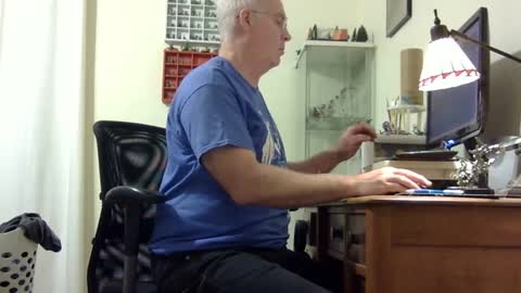 chris2002b online show from 10-07-25, 03:36