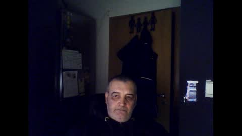 Snapshot of chris250268 chatting on 01-01-25, 12:00 Chris online show from 01-01-25, 12:00