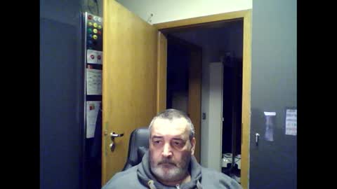 Snapshot of chris250268 chatting on 01-16-25, 07:07 Chris online show from 01-16-25, 07:07