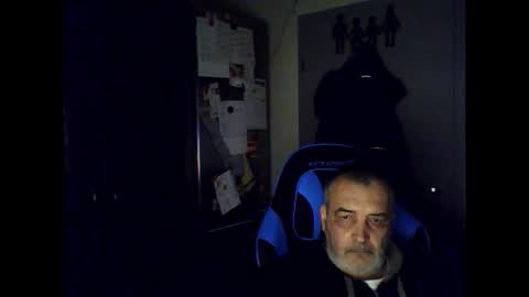 Snapshot of chris250268 chatting on 11-01-25, 06:37 Chris online show from 11-01-25, 06:37