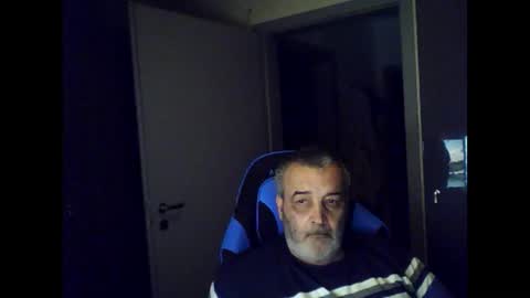 Snapshot of chris250268 chatting on 06-21-26, 12:35 Chris online show from 06-21-26, 12:35