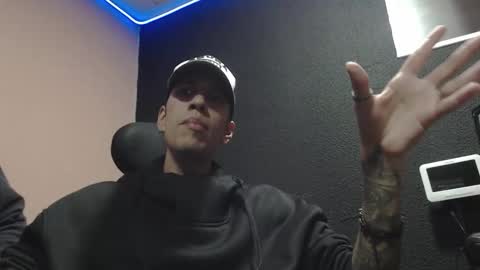 Snapshot of chris_castro chatting on 10-01-25, 11:33 ChrisG online show from 10-01-25, 11:33