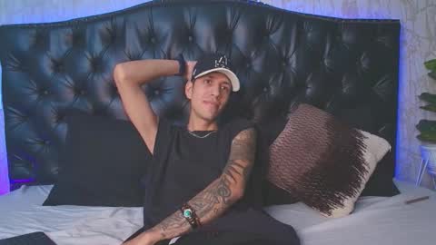 Snapshot of chris_castro chatting on 01-10-26, 10:25 ChrisG online show from 01-10-26, 10:25