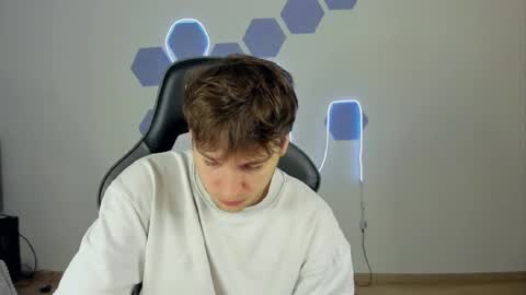 Chris Tyson online show from 12-03-24, 06:49