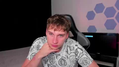 Chris Tyson online show from 09-14-25, 01:27