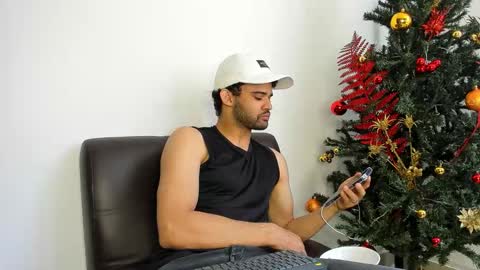 Im Chirs IM MODEL INDEPENDT online show from 11-25-25, 04:29