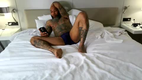 Snapshot of chrisb1981 chatting on 02-08-26, 01:58 KING YAMMY online show from 02-08-26, 01:58