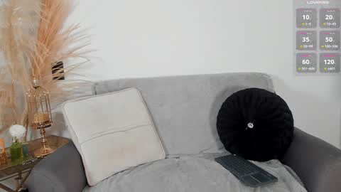 Snapshot of chrishell_ chatting on 11-16-25, 12:05 Chrishell online show from 11-16-25, 12:05