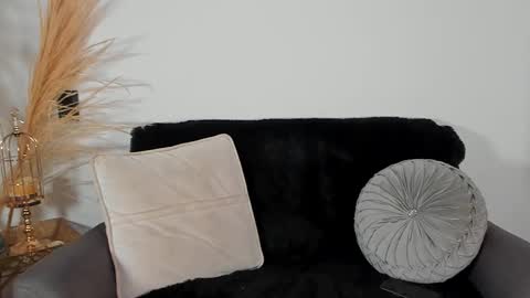 Chrishell online show from 11-28-25, 01:19