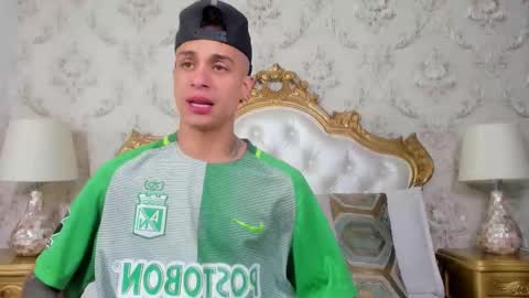 Chris online show from 12-04-25, 07:22