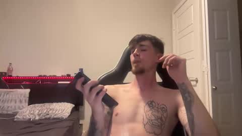 Snapshot of chrisoncam01 chatting on 01-06-26, 03:43 chrisoncam01 online show from 01-06-26, 03:43