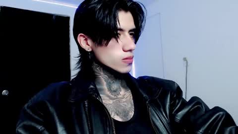 Snapshot of chriss_opp chatting on 02-06-25, 04:47 CHRIS INDEPENT MODEL online show from 02-06-25, 04:47