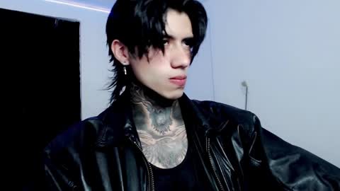 Snapshot of chriss_opp chatting on 02-18-25, 02:05 CHRIS INDEPENT MODEL online show from 02-18-25, 02:05