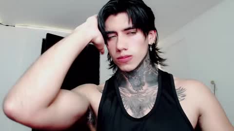 Snapshot of chriss_opp chatting on 02-18-25, 05:42 CHRIS INDEPENT MODEL online show from 02-18-25, 05:42