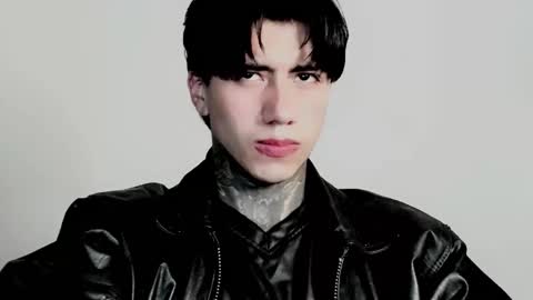 Snapshot of chriss_opp chatting on 12-22-25, 12:07 CHRIS INDEPENT MODEL online show from 12-22-25, 12:07