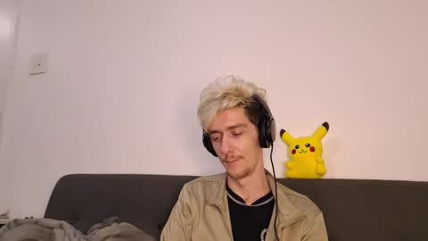 Snapshot of chrisslicer chatting on 10-19-25, 01:28 Christopher online show from 10-19-25, 01:28