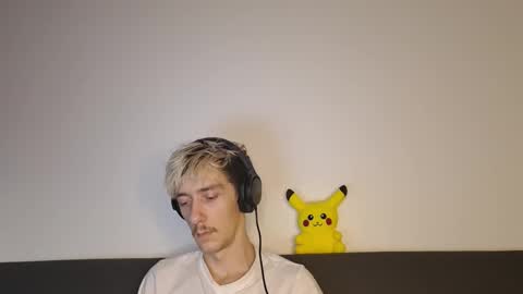 Snapshot of chrisslicer chatting on 10-24-25, 04:47 Christopher online show from 10-24-25, 04:47