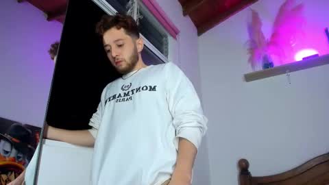 Snapshot of chrisstianford chatting on 10-29-25, 08:16 Hi dont forguet to follow me online show from 10-29-25, 08:16