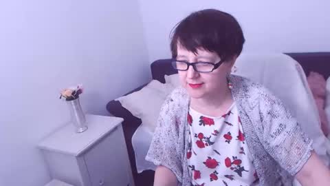 Snapshot of christarose chatting on 12-15-24, 01:13 Christa online show from 12-15-24, 01:13