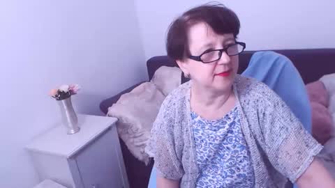 Snapshot of christarose chatting on 12-21-24, 01:26 Christa online show from 12-21-24, 01:26