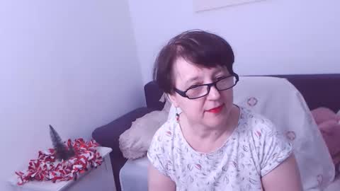 Snapshot of christarose chatting on 12-22-24, 05:12 Christa online show from 12-22-24, 05:12