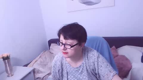 Snapshot of christarose chatting on 11-12-25, 08:30 Christa online show from 11-12-25, 08:30