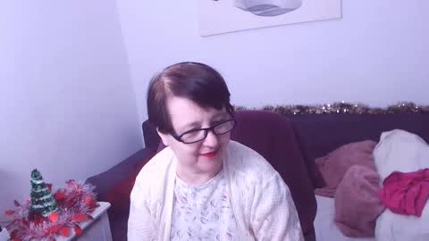 Snapshot of christarose chatting on 12-19-25, 02:29 Christa online show from 12-19-25, 02:29