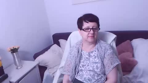 Snapshot of christarose chatting on 05-08-26, 01:55 Christa online show from 05-08-26, 01:55