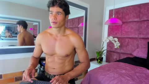 Snapshot of christian_musclet4 chatting on 03-05-25, 02:45 ---Chistian--- online show from 03-05-25, 02:45