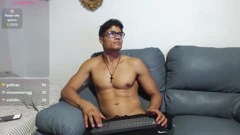 Snapshot of christian_musclet4 chatting on 09-26-25, 02:15 ---Chistian--- online show from 09-26-25, 02:15