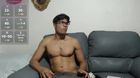 Snapshot of christian_musclet4 chatting on 10-04-25, 11:03 ---Chistian--- online show from 10-04-25, 11:03