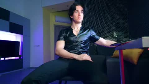 Snapshot of christianlevine_ chatting on 07-06-26, 06:10 UPVOTE ME ------ ILL DO SOMETHING FOR FREE online show from 07-06-26, 06:10