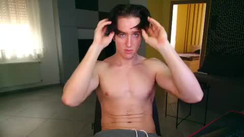Snapshot of christianlevine_ chatting on 07-08-26, 04:39 UPVOTE ME ------ ILL DO SOMETHING FOR FREE online show from 07-08-26, 04:39