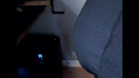 Snapshot of christianmdk chatting on 10-12-25, 07:29 Chris online show from 10-12-25, 07:29