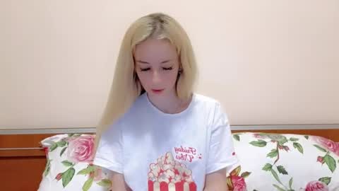 christihanson online show from 04-11-26, 01:21