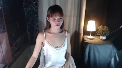 Snapshot of christin_gray chatting on 09-17-25, 03:19 christin_gray online show from 09-17-25, 03:19