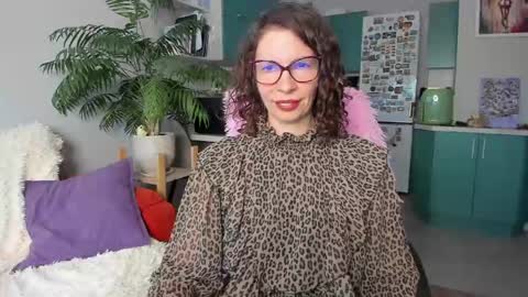 Snapshot of christina_hot chatting on 05-31-26, 06:09 Chris online show from 05-31-26, 06:09