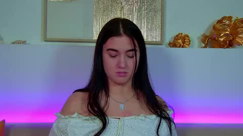 Christina online show from 11-18-25, 06:34