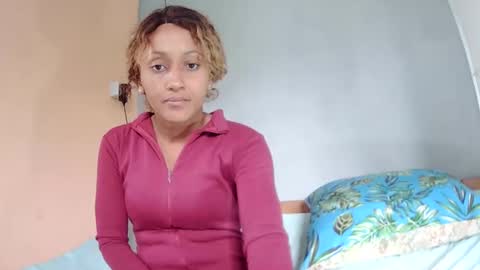 christine213 online show from 03-09-25, 08:29