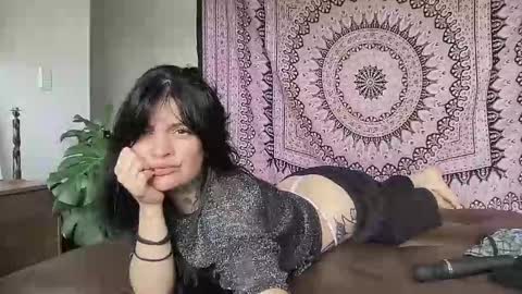 Val riess -- Instagram free online show from 10-21-25, 05:13