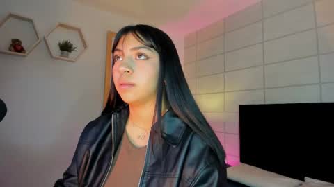 Christine  online show from 02-11-26, 12:21